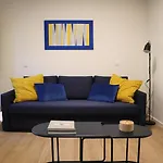 2 Bedroom Metro 2 Min Porto 15 Min Parking