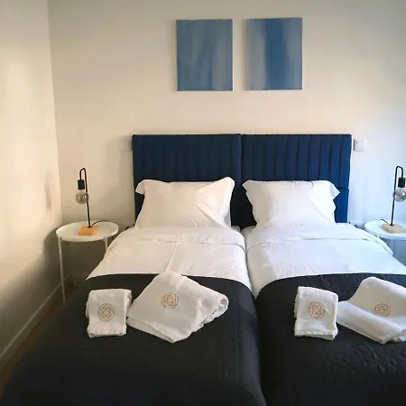 2 Bedroom Metro 2 Min Porto 15 Min Parking Senhora da Hora