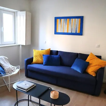 Apartment 2 Bedroom Metro 2 Min Porto 15 Min Parking *