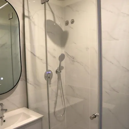 2 Bedroom Metro 2 Min Porto 15 Min Parking Apartmán *