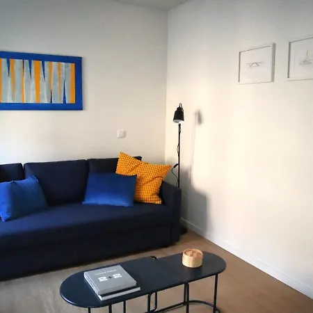 2 Bedroom Metro 2 Min Porto 15 Min Parking *