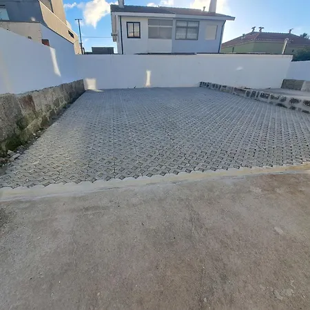 2 Bedroom Metro 2 Min Porto 15 Min Parking Apartment *